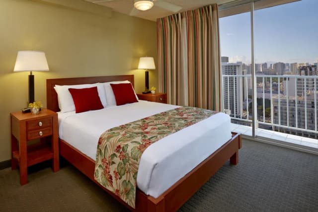 Pacific Monarch Hotel-Suite, 1 Bedroom, Ocean View (1 Queen Bed)-1