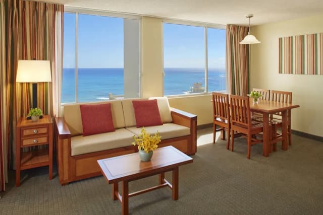 Pacific Monarch Hotel-Suite, 1 Bedroom, Ocean View (1 Queen Bed)-3