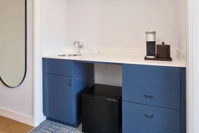 OUTRIGGER Waikiki Paradise Hotel-Studio, 1 King Bed-4