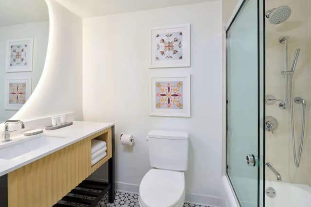 OUTRIGGER Waikiki Paradise Hotel-Suite, 1 Bedroom, Partial Ocean View (1 King Bed)-8