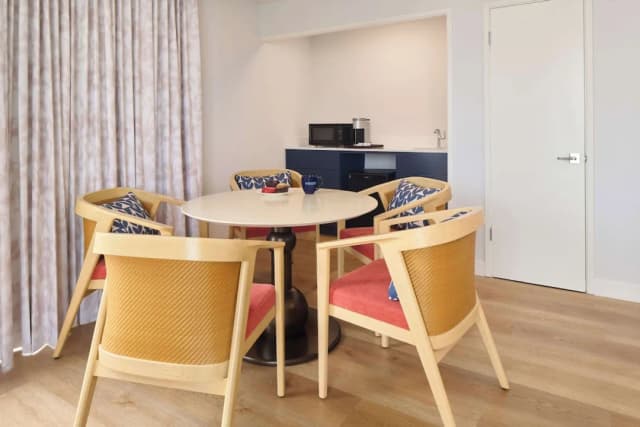 OUTRIGGER Waikiki Paradise Hotel-Suite, 2 Bedrooms, Partial Ocean View (1 Bath)-3