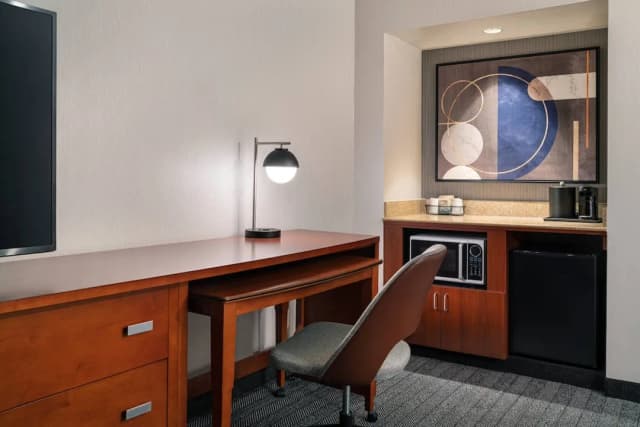 Courtyard by Marriott Seattle Southcenter-Suite, 1 Bedroom (Hearing Accessible)-3