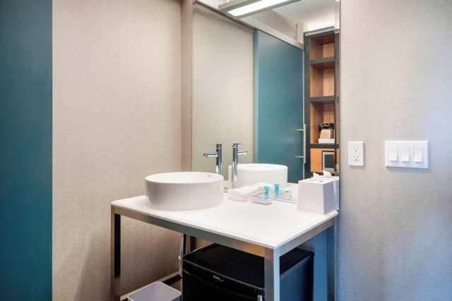 Aloft by Marriott Seattle Redmond-aloft, Room, 2 Queen Beds-5