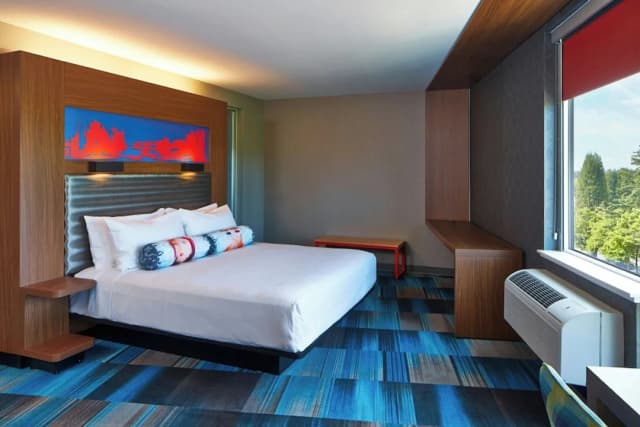 Aloft by Marriott Seattle Redmond-Room, 1 King Bed (Mobility Accessible, Tub)-5