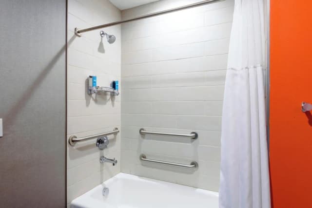 Aloft by Marriott Seattle Redmond-Room, 1 King Bed (Mobility Accessible, Tub)-7