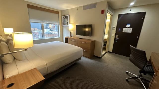 Hyatt Place Long Island City/New York City-Room, 1 King Bed-3