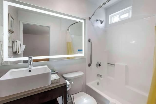 Quality Inn Burbank Airport-Standard Room, 1 Queen Bed, Non Smoking-5