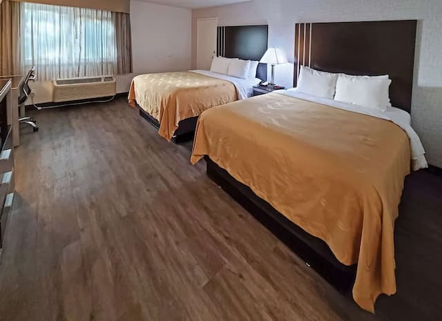 Quality Inn Burbank Airport-Standard Room, 2 Queen Beds, Non Smoking-4