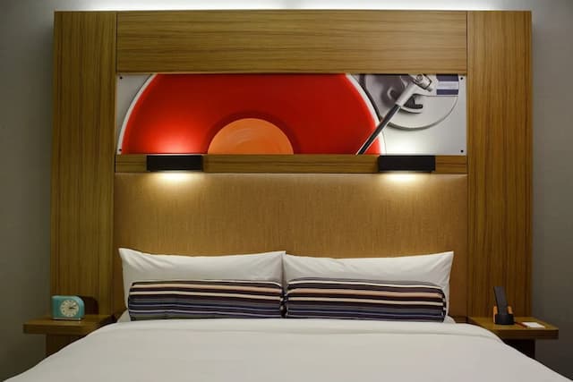Aloft Harlem-Room, 1 King Bed (aloft)-4