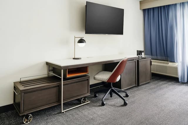 Courtyard by Marriott Chicago Midway Airport-客房, 1 张特大床-2