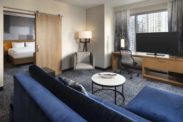 Courtyard Los Angeles L.A. LIVE-套房, 1 间卧室 (Mobility/Hearing Accessible, Tub)-1