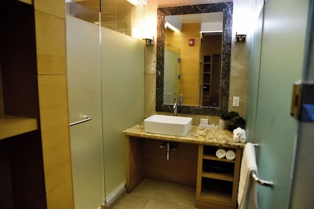 The One Boutique Hotel-Room, 1 King Bed (with Spa Bath)-4