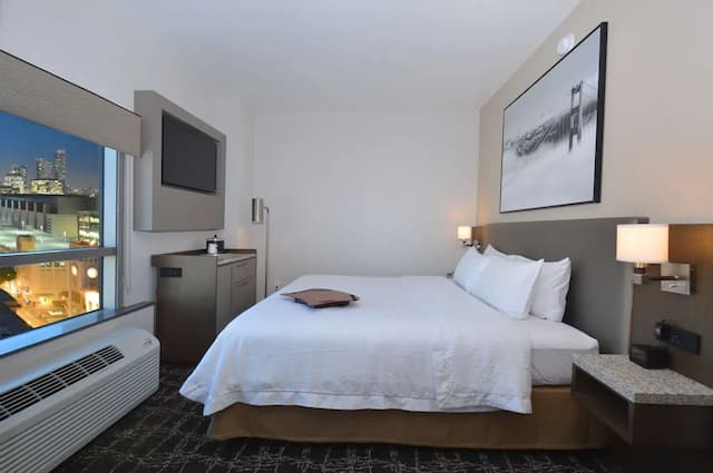 ハンプトン イン サンフランシスコ ダウンタウン / コンベンション センター-ルーム キングベッド 1 台 シティビュー-9