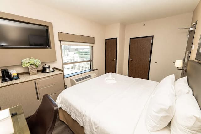 ハンプトン イン サンフランシスコ ダウンタウン / コンベンション センター-ルーム キングベッド 1 台 冷蔵庫 シティビュー-4