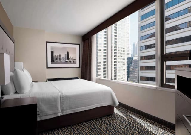 Homewood Suites by Hilton Chicago Downtown/Magnificent Mile-开间, 1 张特大床, 无障碍 (Hearing)-1