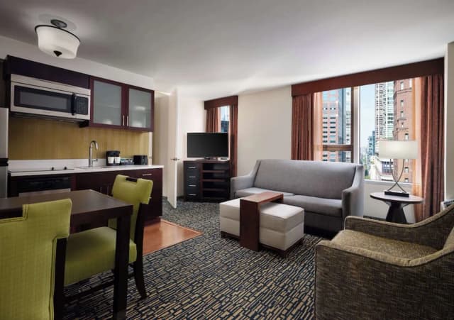 Homewood Suites by Hilton Chicago Downtown/Magnificent Mile-套房, 1 张特大床, 无障碍, 城市景观 (Hearing)-4