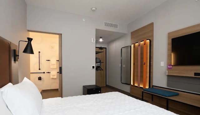 힐튼 브루클린 트루-룸, 킹사이즈침대 1개, 장애인 지원 (Roll-In Shower Mobility & Hearing)-2