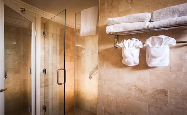 Best Western Plus Sunset Plaza Hotel-套房, 2 张大床, 无烟房, 按摩浴缸 (with Sofabed)-5