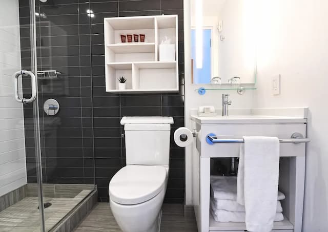 Edge Hotel-Standard Room, 1 Queen Bed-4