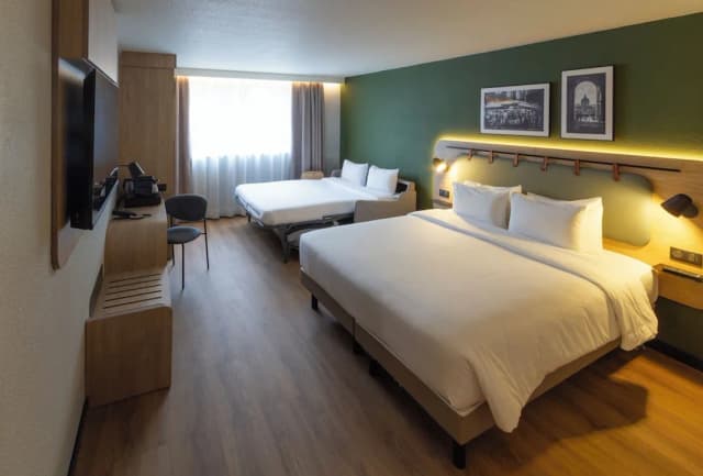 Campanile Prime Paris 19 - La Villette-标准房, 多张床 (1 Queen Bed 1 Modular Bed for 2 adult)-5