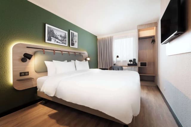 Campanile Prime Paris 19 - La Villette-高级房, 1 张特大床-1