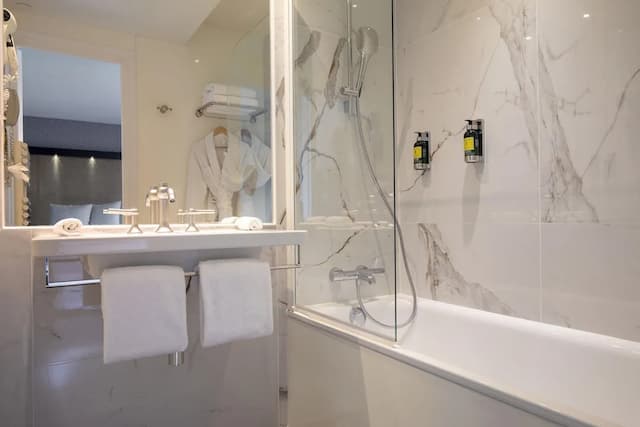 호텔 엘리제 리젠시아-디럭스 더블룸-11