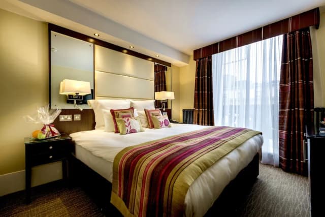 Grand Royale Hyde Park-Club Double Room-3