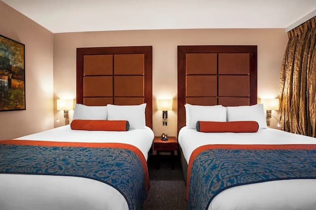 Leonardo Royal London St Paul’s-Superior room with 2 Queen beds-3