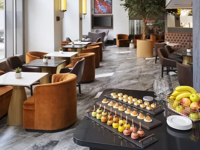 Leonardo Royal London St Paul’s-Executive King with View-4