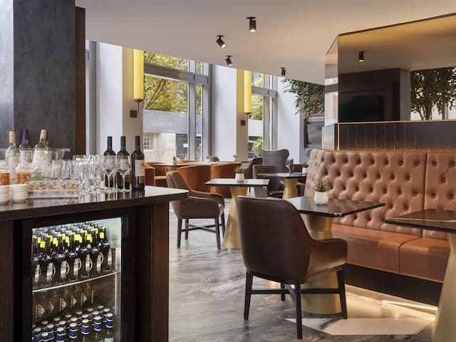 Leonardo Royal London St Paul’s-Executive Room with King Bed-2