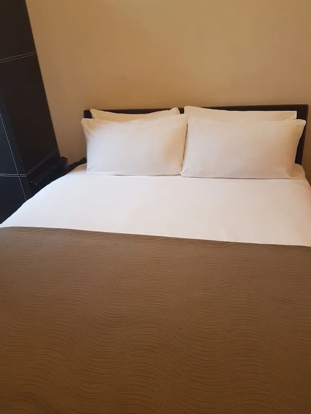 The Royale Chulan Hyde Park-Standard Double Room-9