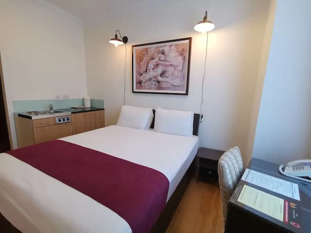 The Royale Chulan Hyde Park-Standard Double Room-11