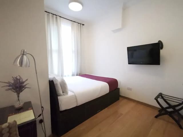 The Royale Chulan Hyde Park-Luxury Room-13