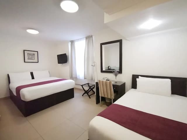 The Royale Chulan Hyde Park-Standard Triple Room-12