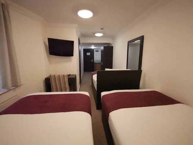 The Royale Chulan Hyde Park-Standard Triple Room-18