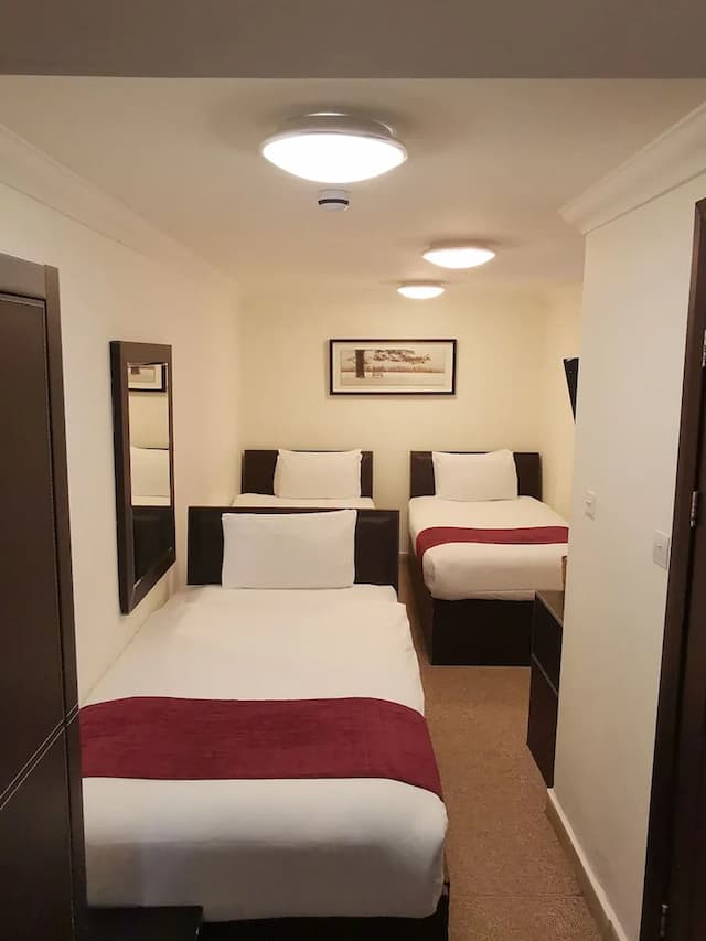 The Royale Chulan Hyde Park-Standard Triple Room-3