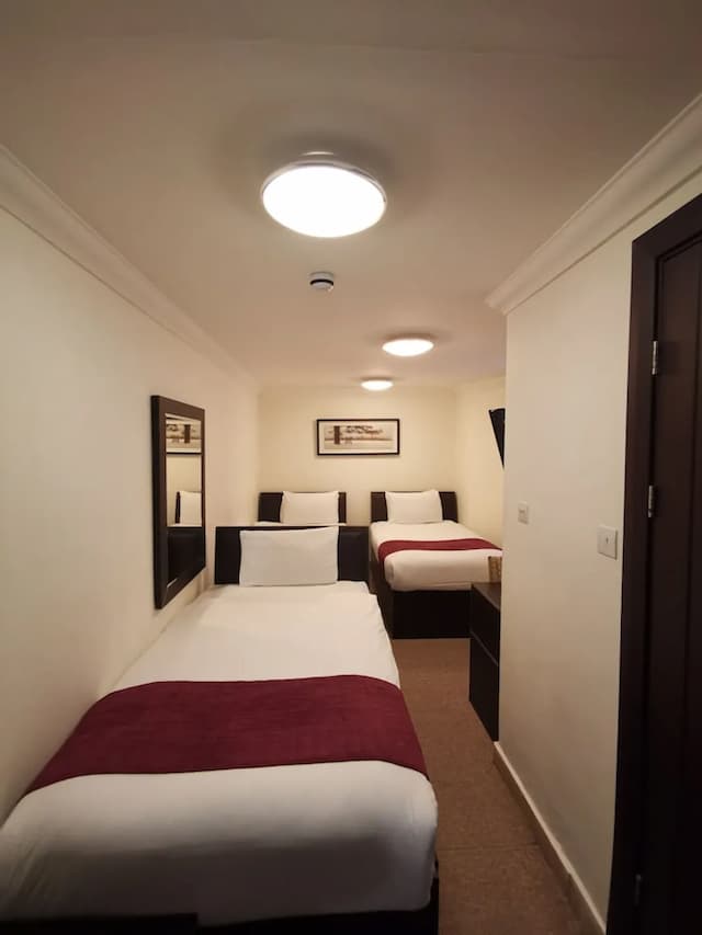 The Royale Chulan Hyde Park-Standard Triple Room-5