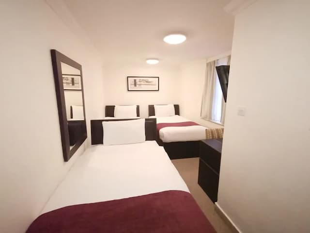 The Royale Chulan Hyde Park-Standard Triple Room-9