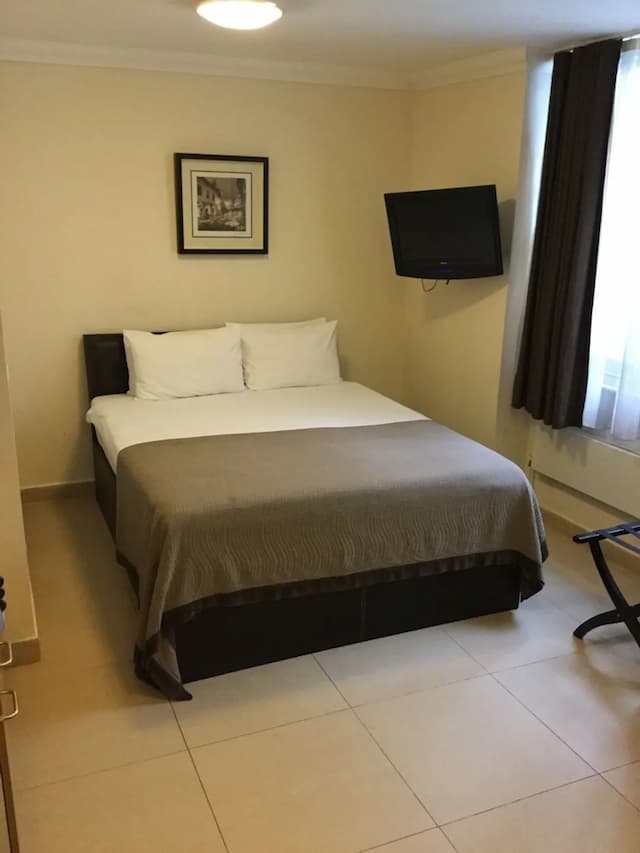 The Royale Chulan Hyde Park-Standard Triple Room-1