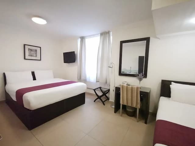 The Royale Chulan Hyde Park-Standard Triple Room-16