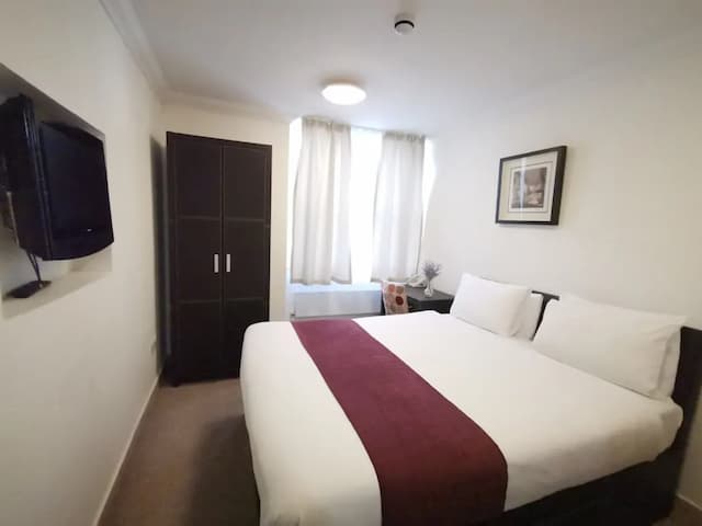 The Royale Chulan Hyde Park-Economy Double Room (Basement or Ground Floor)-19