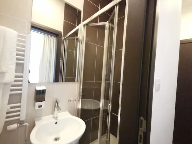 The Royale Chulan Hyde Park-Economy Double Room (Basement or Ground Floor)-24