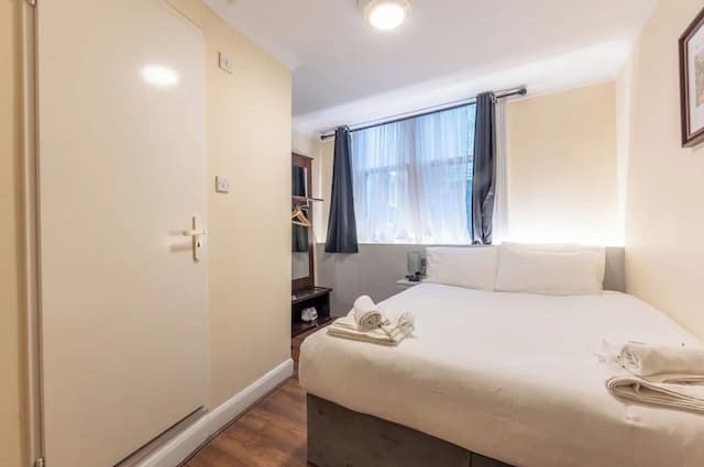 Belmont Hotel-Double Room, Ensuite-7