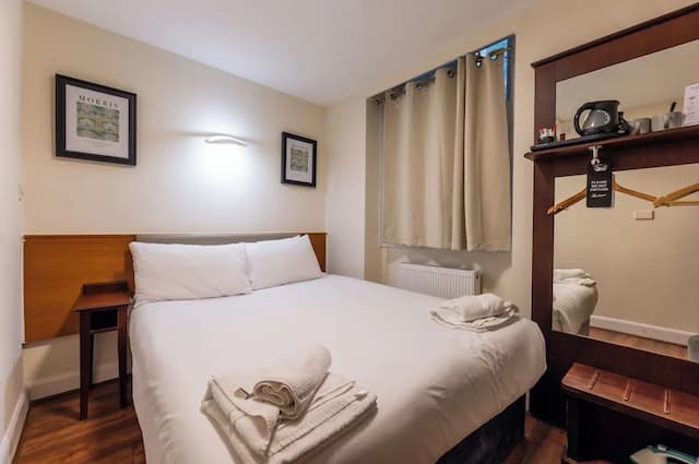 Belmont Hotel-Double Room, Ensuite-2