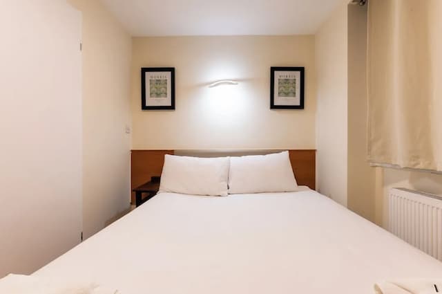 Belmont Hotel-Double Room, Ensuite-4