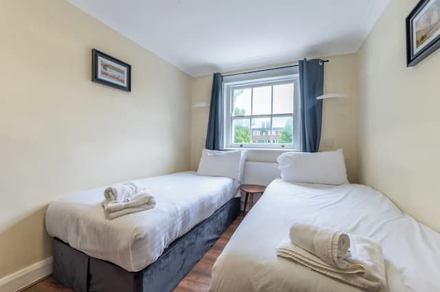 Belmont Hotel-Twin Room, Ensuite-2