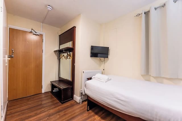 Belmont Hotel-Twin Room, Ensuite-5