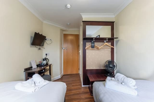 Belmont Hotel-Twin Room, Ensuite-3