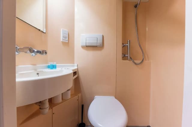 Belmont Hotel-Twin Room, Ensuite-9