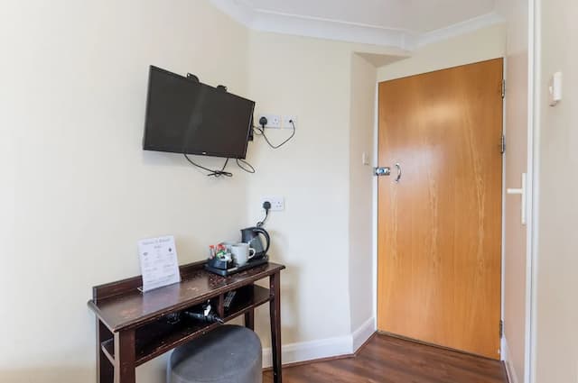 Belmont Hotel-Twin Room, Ensuite-4